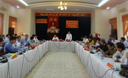 Phó Thủ tướng Chính phủ Nguyễn Xuân Phúc thăm và làm việc tại tỉnh Kon Tum